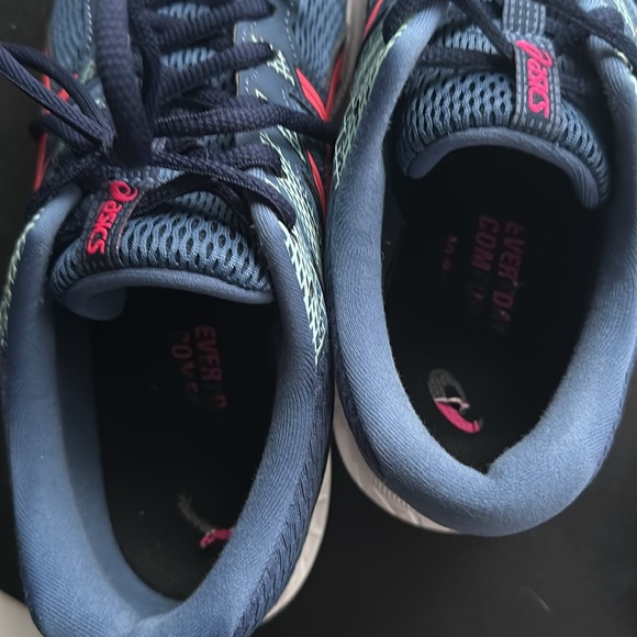 ASICS Ampliform - Picture 3 of 5